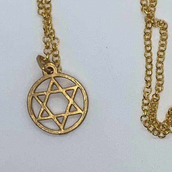 Gold-Tone Star Pendant Necklace - Picture 4 of 5